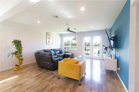 2172 Falls Manor Vero Beach FL 32967
