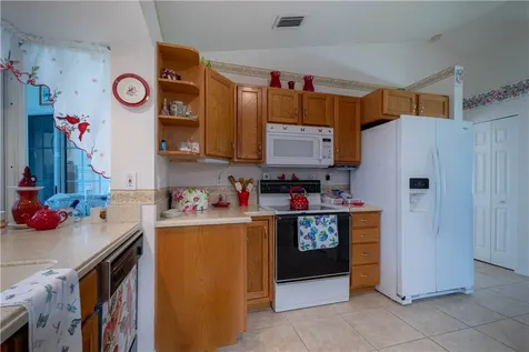 572 Citrus Avenue Sebastian FL 32958