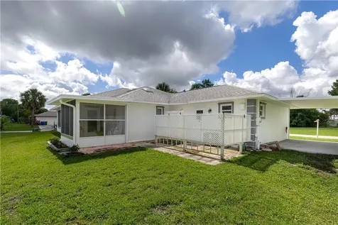 572 Citrus Avenue Sebastian FL 32958