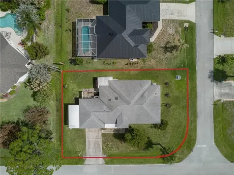 572 Citrus Avenue Sebastian FL 32958