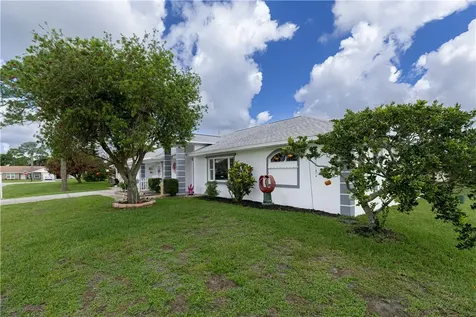 572 Citrus Avenue Sebastian FL 32958