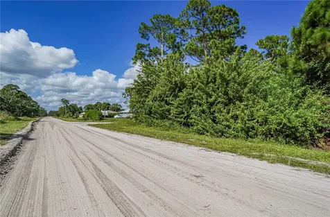 1290 10th Court SW Vero Beach FL 32962