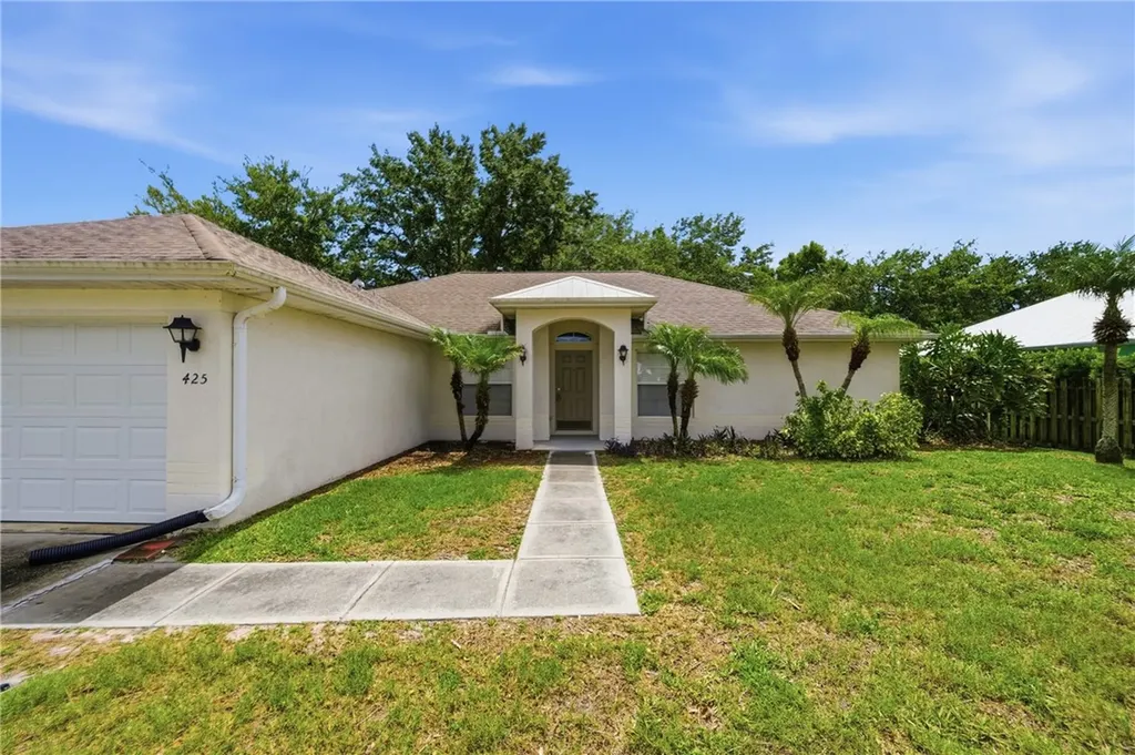 425 Oak Street Sebastian FL 32958