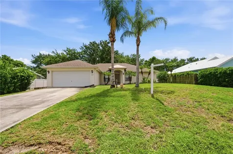 425 Oak Street Sebastian FL 32958