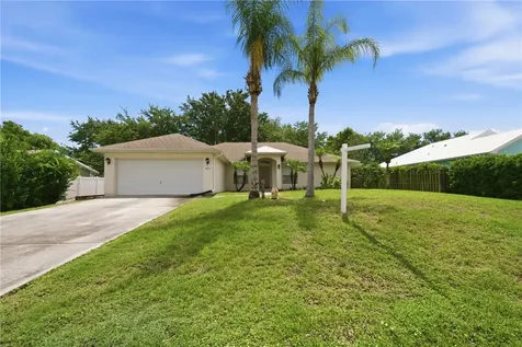 425 Oak Street Sebastian FL 32958