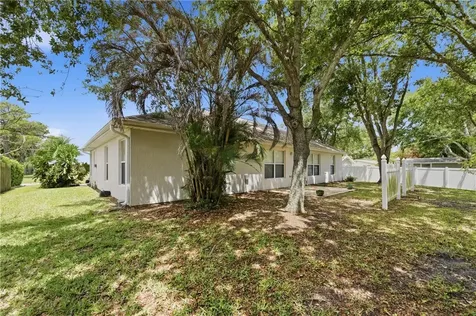 425 Oak Street Sebastian FL 32958