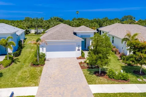 2136 Falls Manor Vero Beach FL 32967