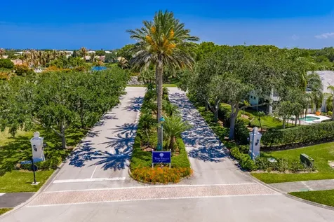 2136 Falls Manor Vero Beach FL 32967