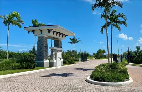 4403 Pinafore Street Vero Beach FL 32967