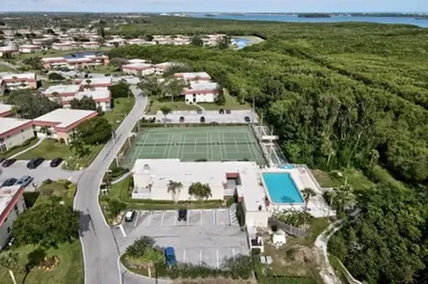 107 Spring Lake Court Vero Beach FL 32962