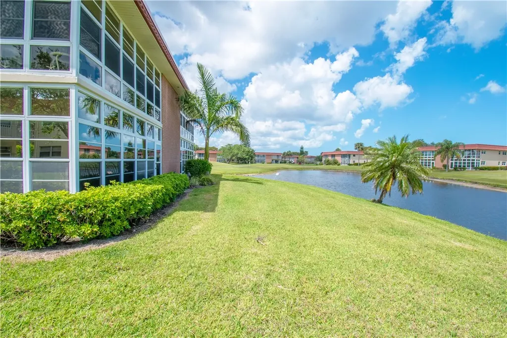 66 Woodland Drive Vero Beach FL 32962