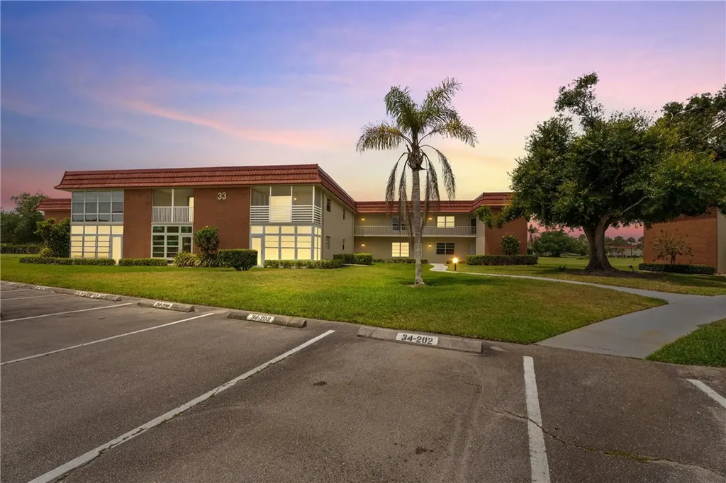 33 Pine Arbor Lane Vero Beach FL 32962