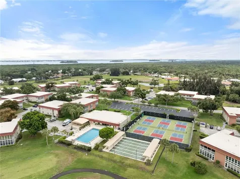 33 Pine Arbor Lane Vero Beach FL 32962