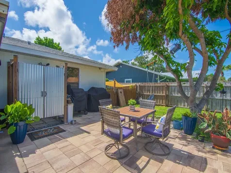 160 9th Court Vero Beach FL 32962