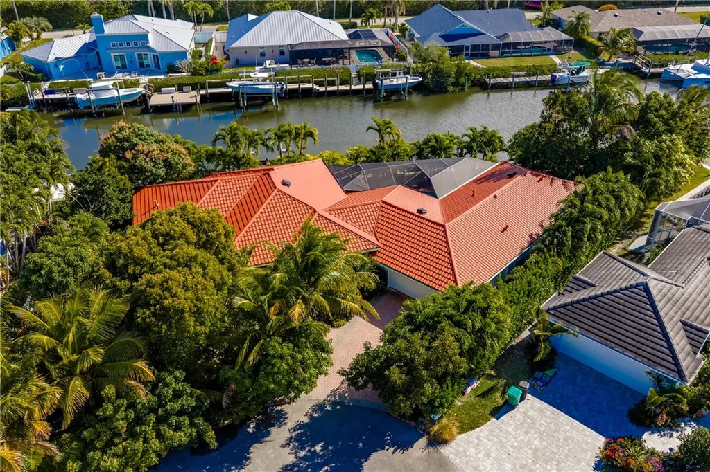 114 Queen Ann Court Hutchinson Island FL 34949