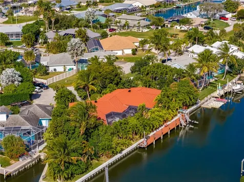 114 Queen Ann Court Hutchinson Island FL 34949