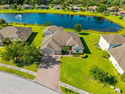 4370 9th Manor SW Vero Beach FL 32968