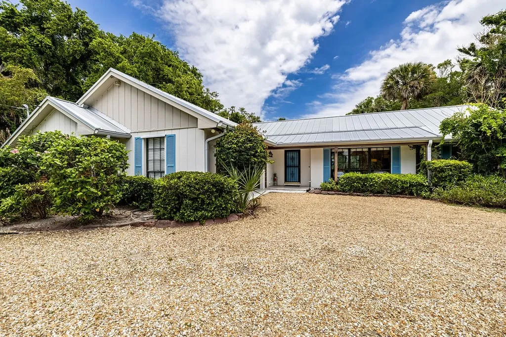 3820 Indian River Drive E Vero Beach FL 32963