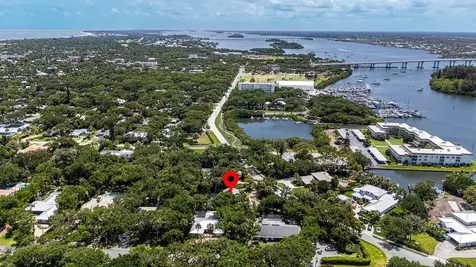 3820 Indian River Drive E Vero Beach FL 32963
