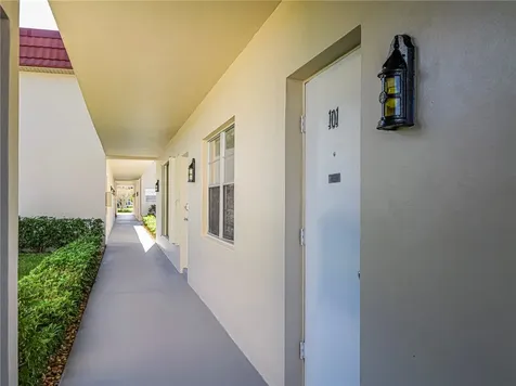 28 Pine Arbor Lane Vero Beach FL 32962