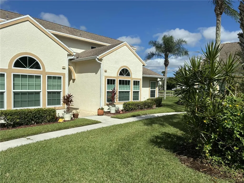 1827 Aynsley Way Vero Beach FL 32966
