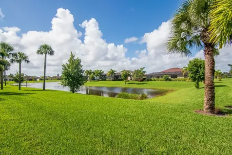 6234 Arcadia Square Vero Beach FL 32966