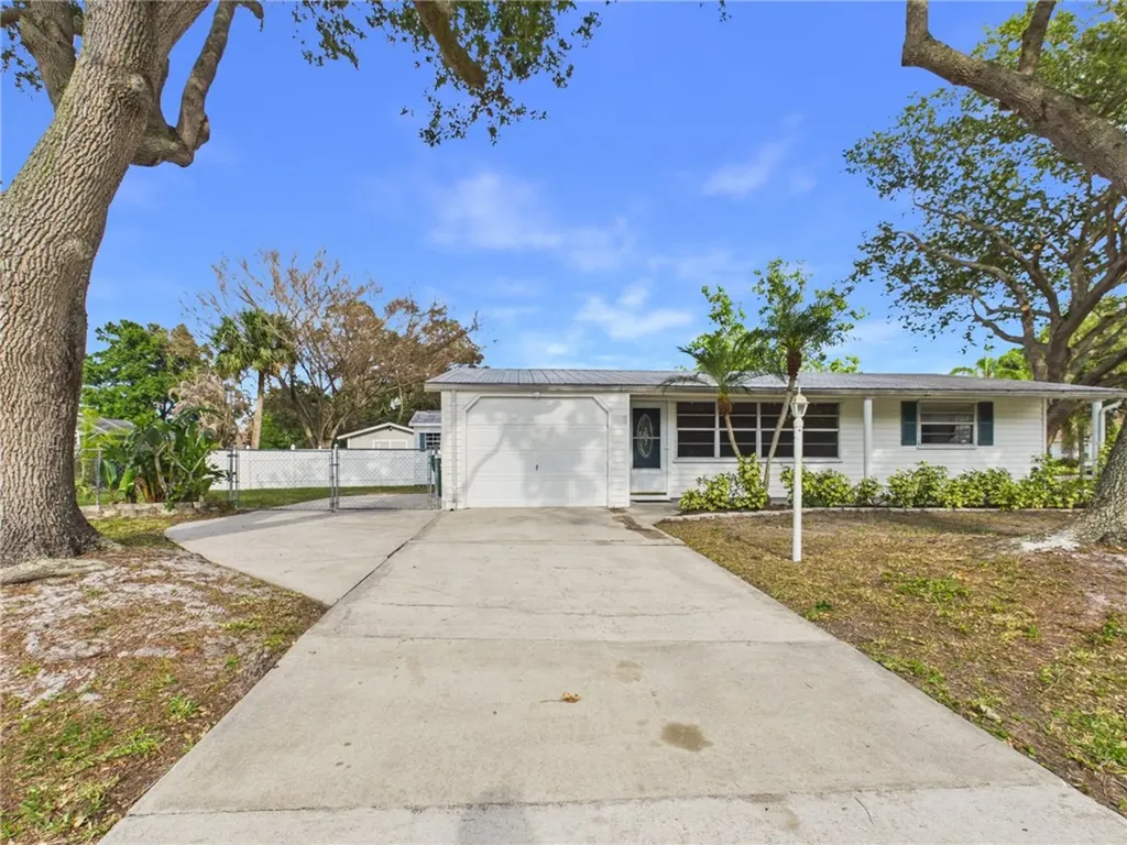 741 Smith Street Sebastian FL 32958