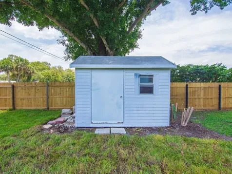 405 12th Avenue Vero Beach FL 32962