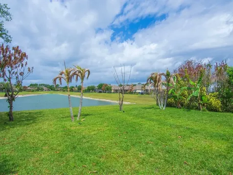 343 Lexington Court SW Vero Beach FL 32962