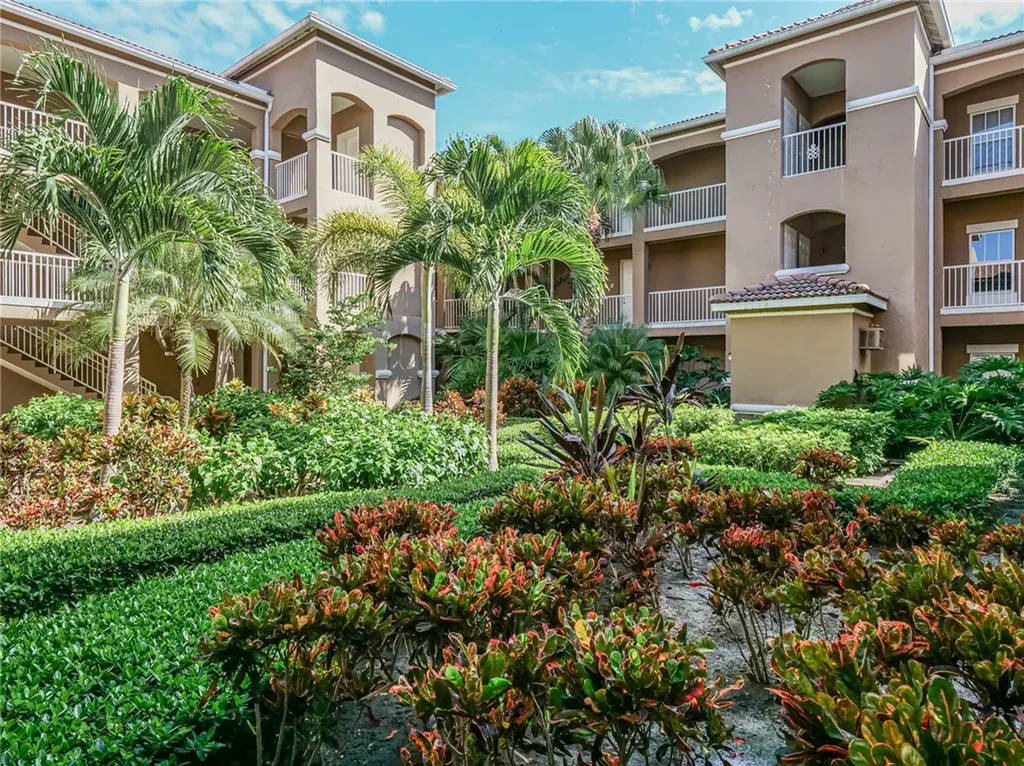 5025 Fairways Circle Vero Beach FL 32967