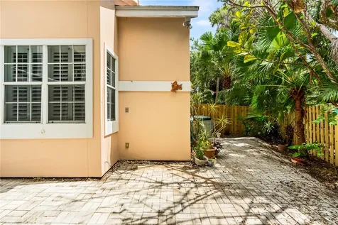 8861 Lakeside Circle Vero Beach FL 32963