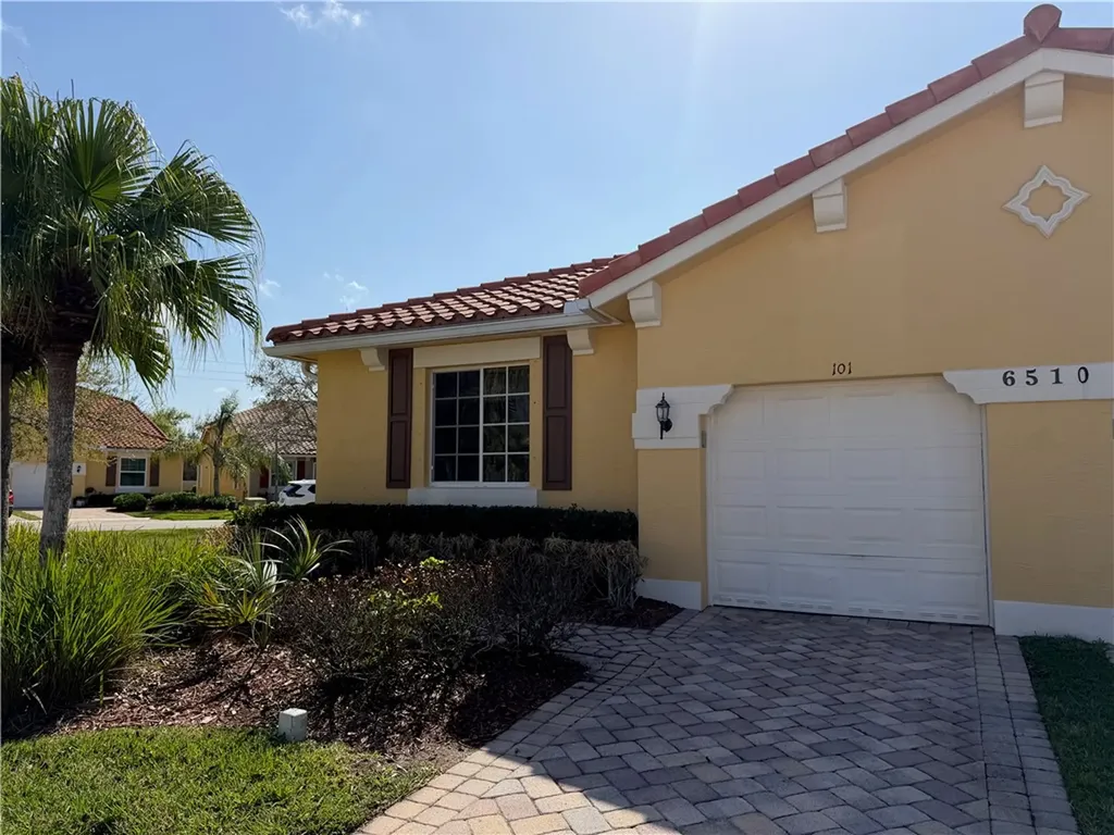 6510 Oxford Circle Vero Beach FL 32966