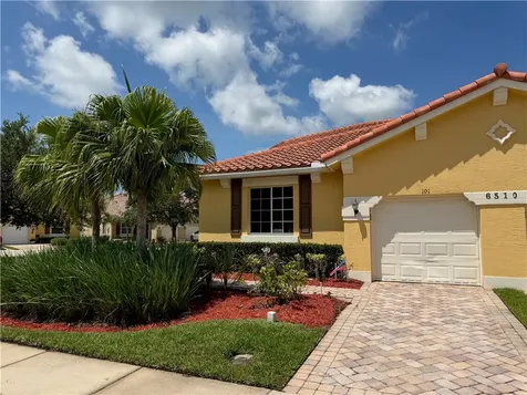 6510 Oxford Circle Vero Beach FL 32966
