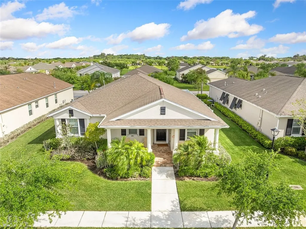 7218 E Village Square Vero Beach FL 32966