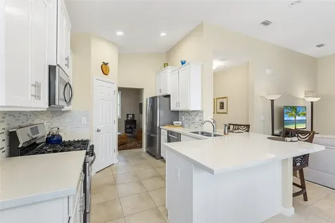 7218 E Village Square Vero Beach FL 32966