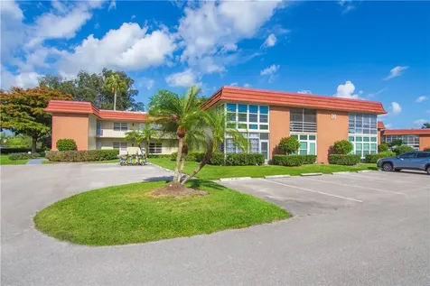 16 Vista Palm Lane Vero Beach FL 32962