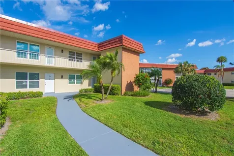 16 Vista Palm Lane Vero Beach FL 32962