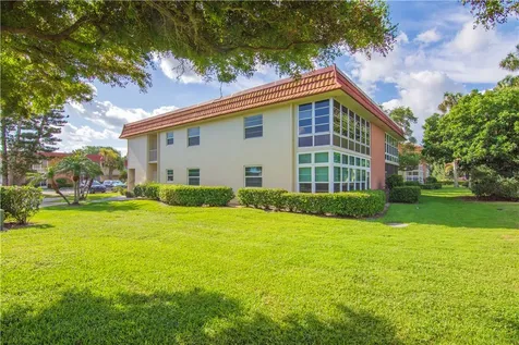 16 Vista Palm Lane Vero Beach FL 32962