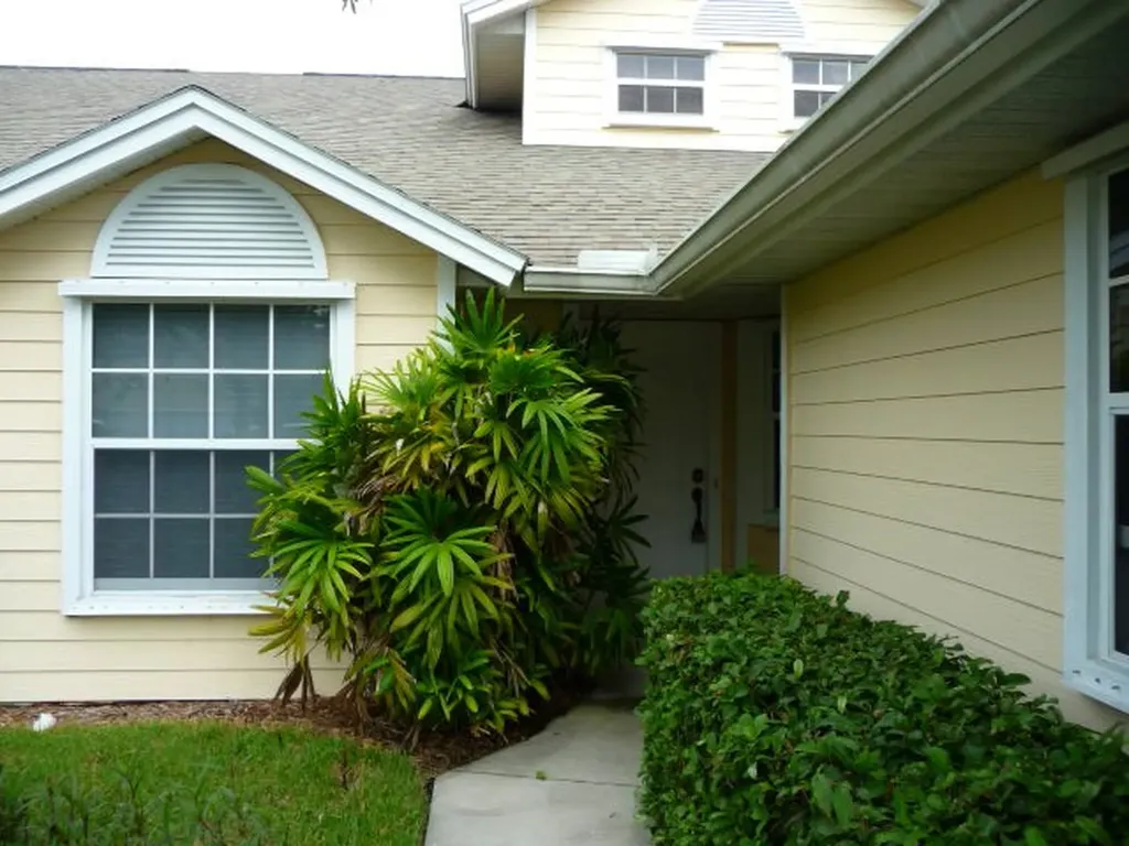 490 6th Street Vero Beach FL 32962