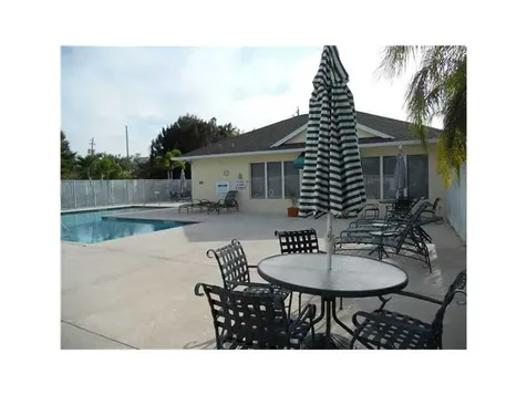 490 6th Street Vero Beach FL 32962