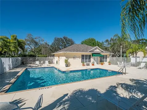 490 6th Street Vero Beach FL 32962