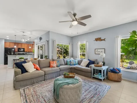 521 N Valencia Circle SW Vero Beach FL 32968