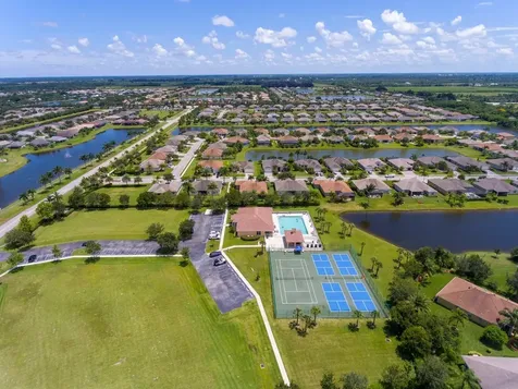 521 N Valencia Circle SW Vero Beach FL 32968