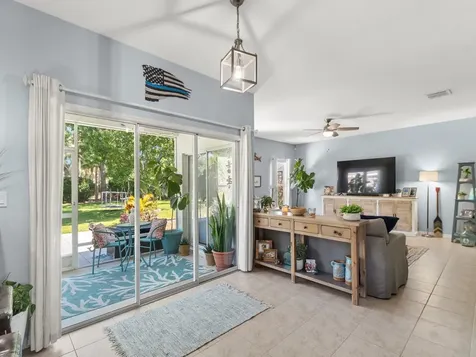 521 N Valencia Circle SW Vero Beach FL 32968