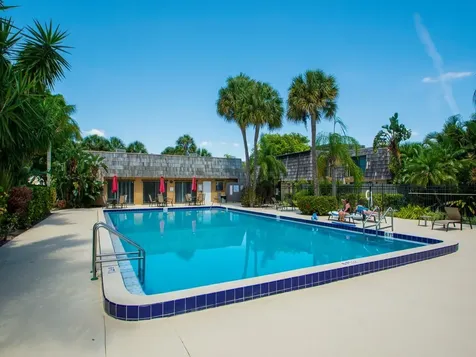 375 S Waverly Place Vero Beach FL 32960