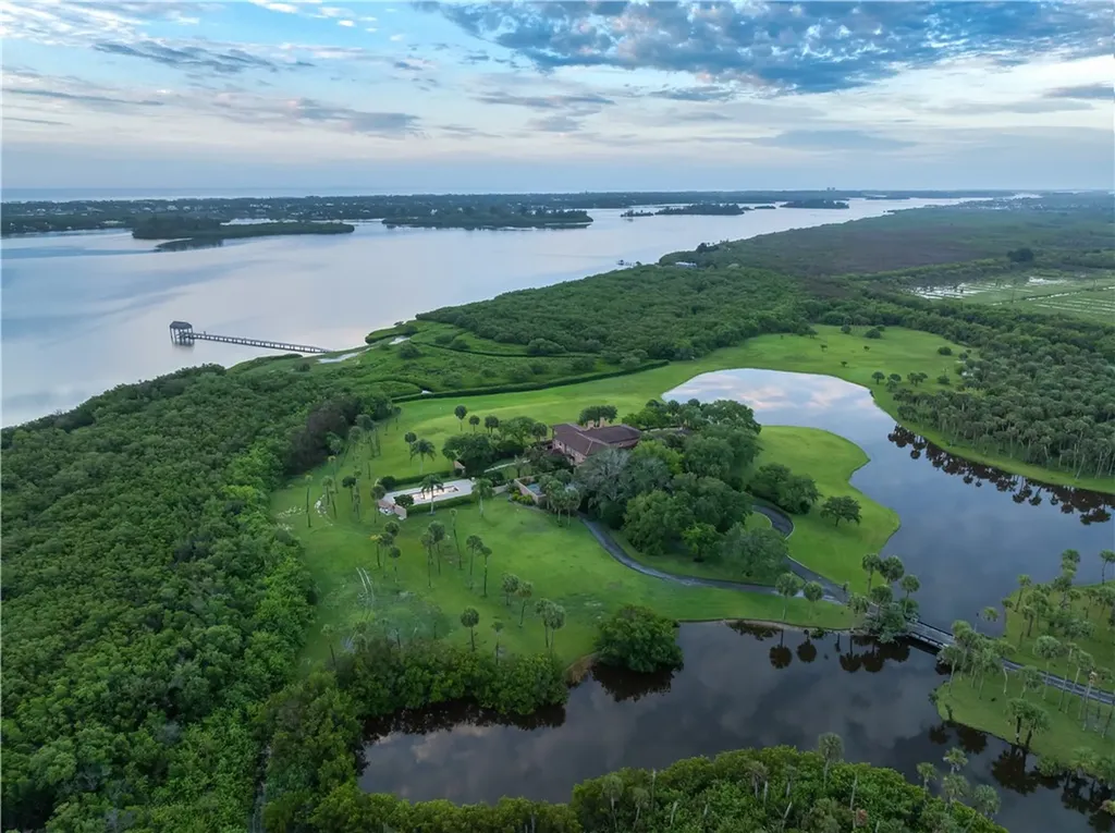 2350 Quay Dock Road Vero Beach FL 32967