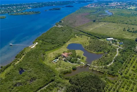 2350 Quay Dock Road Vero Beach FL 32967