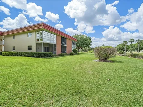 4 Vista Palm Lane Vero Beach FL 32962