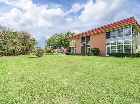 4 Vista Palm Lane Vero Beach FL 32962