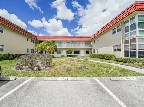 4 Vista Palm Lane Vero Beach FL 32962